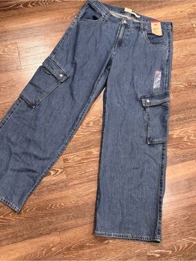 Levi's women’s Blue Superlow Cargo Jeans 32x32